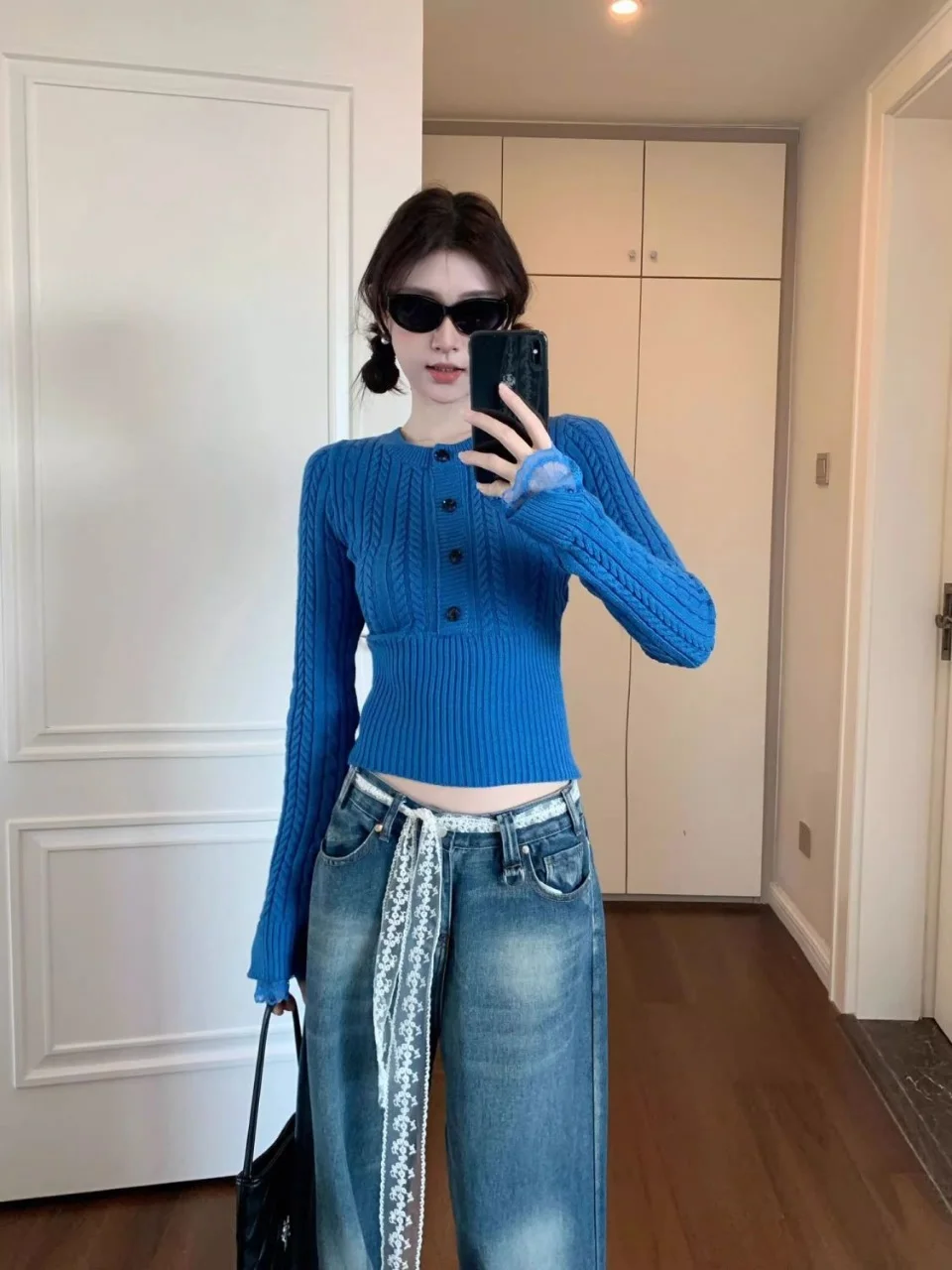 Japanese Subculture Y2K Harajuku Hot Girl Blue Twisted Flower Women's Sweater Autumn/Winter New Style Fit Waist Knitted Top
Japanese Subculture Y2K Harajuku Hot Girl Blue Twisted Flower Women's Sweater Autumn/Winter New Style Fit Waist Knitted Top