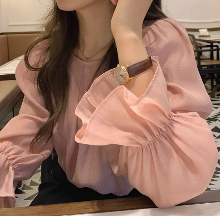 Spring Women's Pink Shirt Niche Design Retro Hong Kong Style Trumpet Sleeves Slim Fit Round Neck Solid Color Chiffon Top
Spring Women's Pink Shirt Niche Design Retro Hong Kong Style Trumpet Sleeves Slim Fit Round Neck Solid Color Chiffon Top