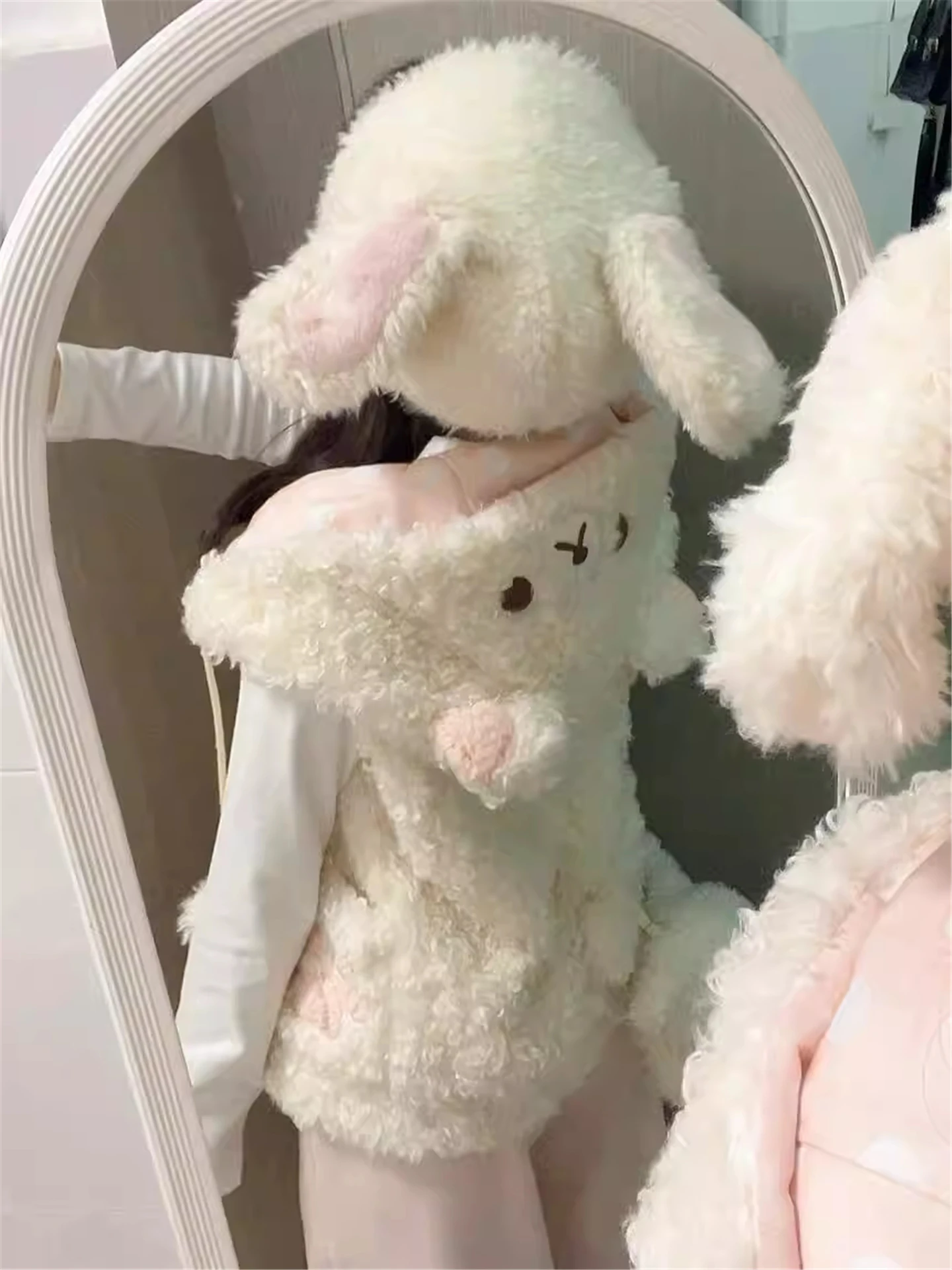 Cute White Hooded Lamb Fur Vest Women's Autumn Winter Thickened Warm Fleece Lined Loose Fit Jacket Sweet Style College Trend
Cute White Hooded Lamb Fur Vest Women's Autumn Winter Thickened Warm Fleece Lined Loose Fit Jacket Sweet Style College Trend