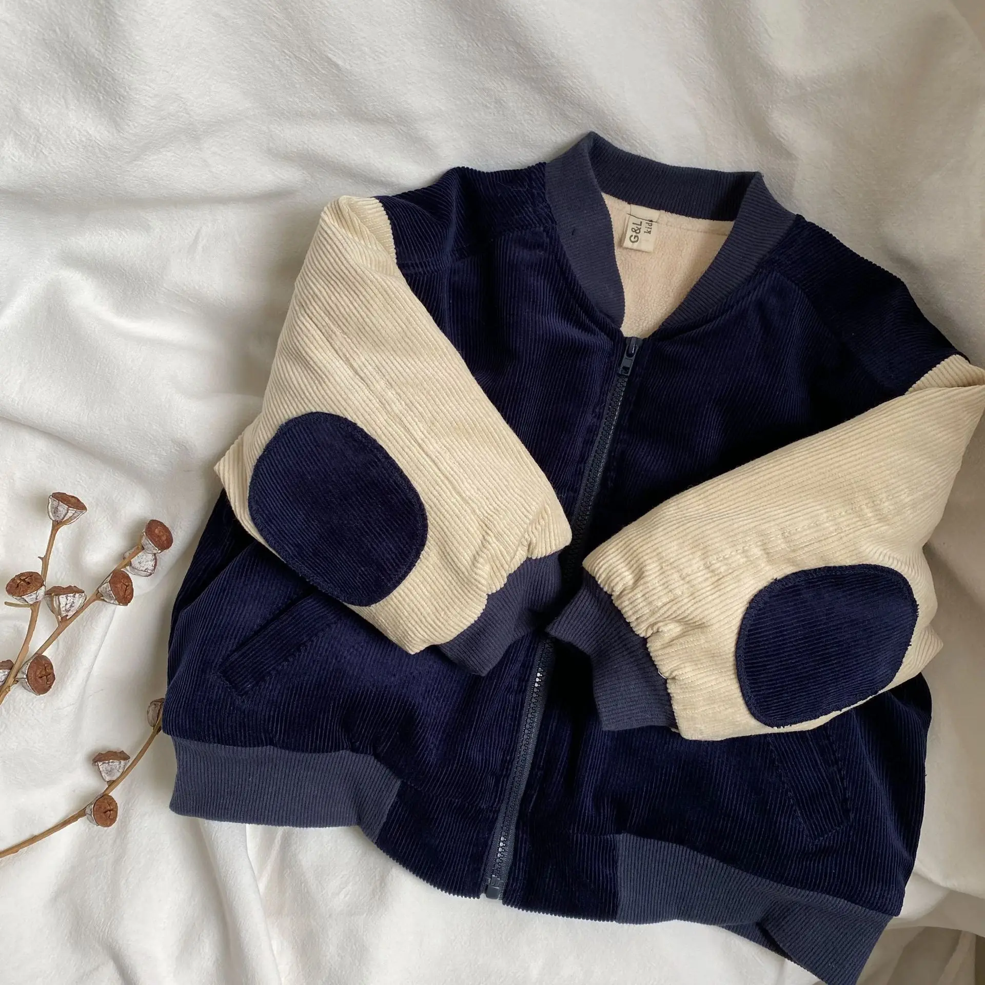 Fashion Kids Boys Girls Corduroy Velvet Jacket Autumn Winter Patckwork Children's Baseball Uniform Thicken Warm Outerwear
Fashion Kids Boys Girls Corduroy Velvet Jacket Autumn Winter Patckwork Children's Baseball Uniform Thicken Warm Outerwear