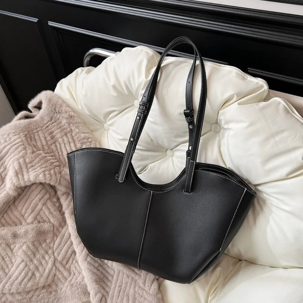 Handbag Large Shoulder Bag Large Capacity Dumpling Bag PU Leather Tote Bag Solid Color Ins Fashion Underarm Bag Shopping
Handbag Large Shoulder Bag Large Capacity Dumpling Bag PU Leather Tote Bag Solid Color Ins Fashion Underarm Bag Shopping