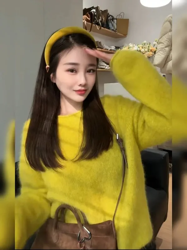 Корейский свободный утепленный желтый свитер с круглым вырезом для женщин, осенне-зимняя верхняя одежда, вязаный, теплый, комфортный
Корейский свободный утепленный желтый свитер с круглым вырезом для женщин, осенне-зимняя верхняя одежда, вязаный, теплый, комфортный
