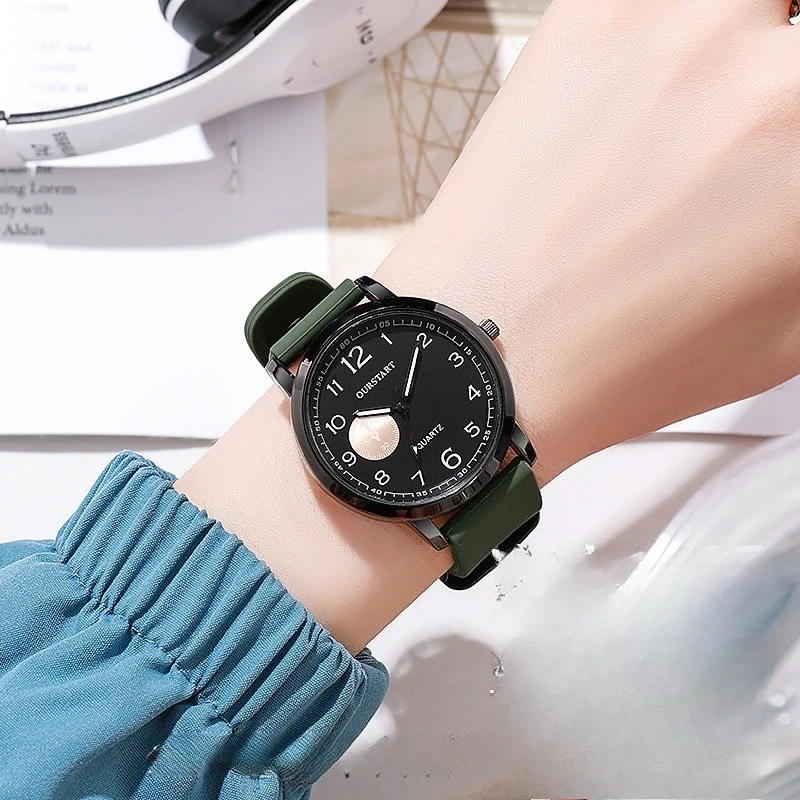 Luxury Men Quartz Wristwatch Silicone Strap Round Dial Business Vintage Style Male Watch Reloj Hombre Часы Мужские 시계
Luxury Men Quartz Wristwatch Silicone Strap Round Dial Business Vintage Style Male Watch Reloj Hombre Часы Мужские 시계