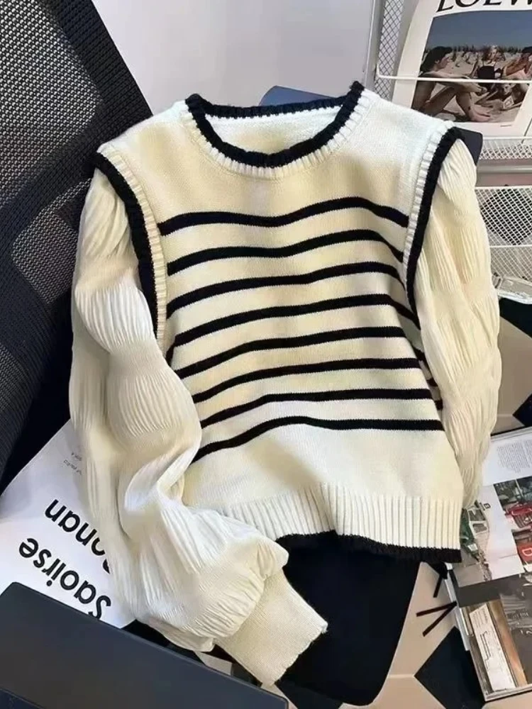 2025 Women Black and White Striped Fake Two-Piece Knitted Sweaters Autumn Winter Korean Soft Glutinous Pullover Sweater Female
2025 Women Black and White Striped Fake Two-Piece Knitted Sweaters Autumn Winter Korean Soft Glutinous Pullover Sweater Female