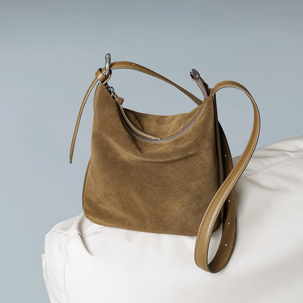 Women's Bucket Bag Suede Leather Vintage Handbag Unique Design Crossbody Shoulder Bag Versatile Chic Style Large Capacity Tote
Women's Bucket Bag Suede Leather Vintage Handbag Unique Design Crossbody Shoulder Bag Versatile Chic Style Large Capacity Tote