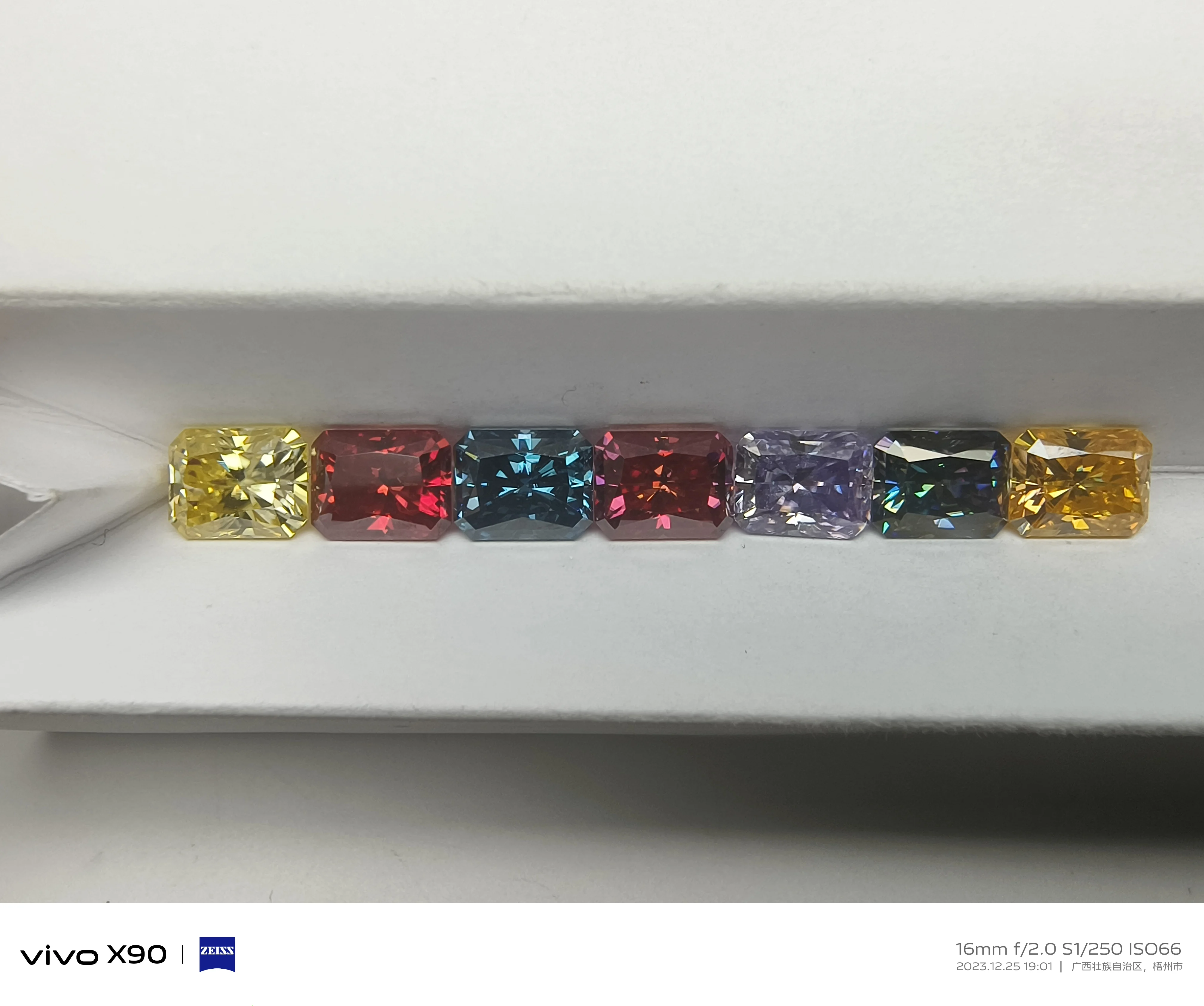 VVS1 Clarity Garnet Red Color Moissanite Stone Cushion Cut for Jewelry Setting, GRA Certificate Available
VVS1 Clarity Garnet Red Color Moissanite Stone Cushion Cut for Jewelry Setting, GRA Certificate Available