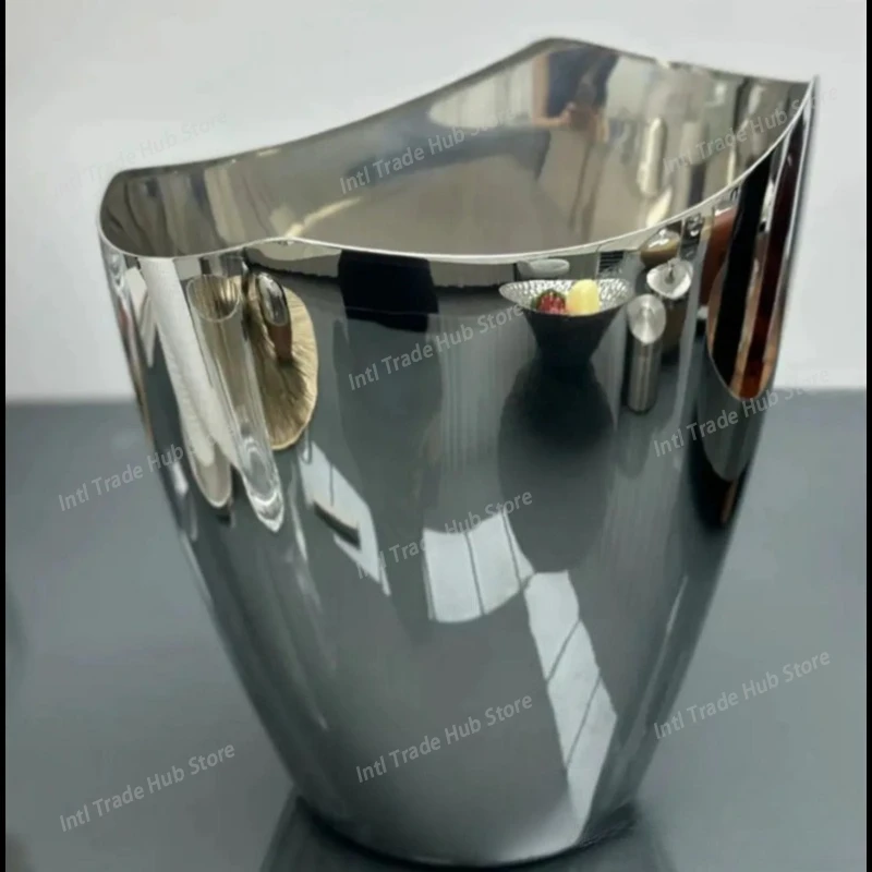 Luxury Stainless Steel Ice Bucket with Double Storage Irregular Light Design for Beverage Chiller And Serving
Luxury Stainless Steel Ice Bucket with Double Storage Irregular Light Design for Beverage Chiller And Serving