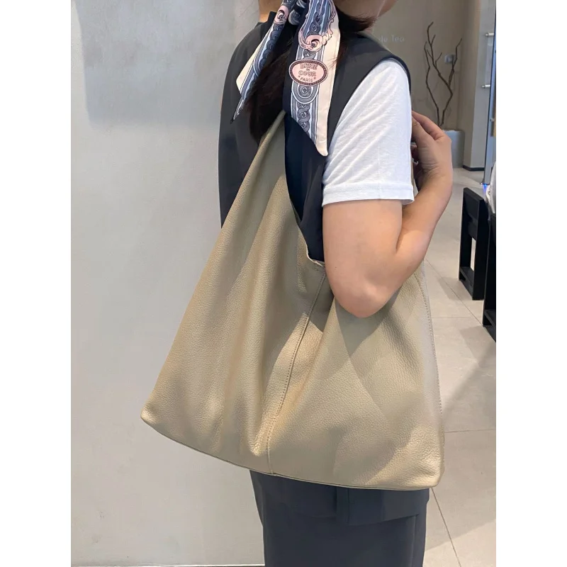 Hot Selling Cowhide Single Shoulder Crossbody Women's Bag luxury high quality Genuine Leather Underarm tote Leather Simple Bag
Hot Selling Cowhide Single Shoulder Crossbody Women's Bag luxury high quality Genuine Leather Underarm tote Leather Simple Bag