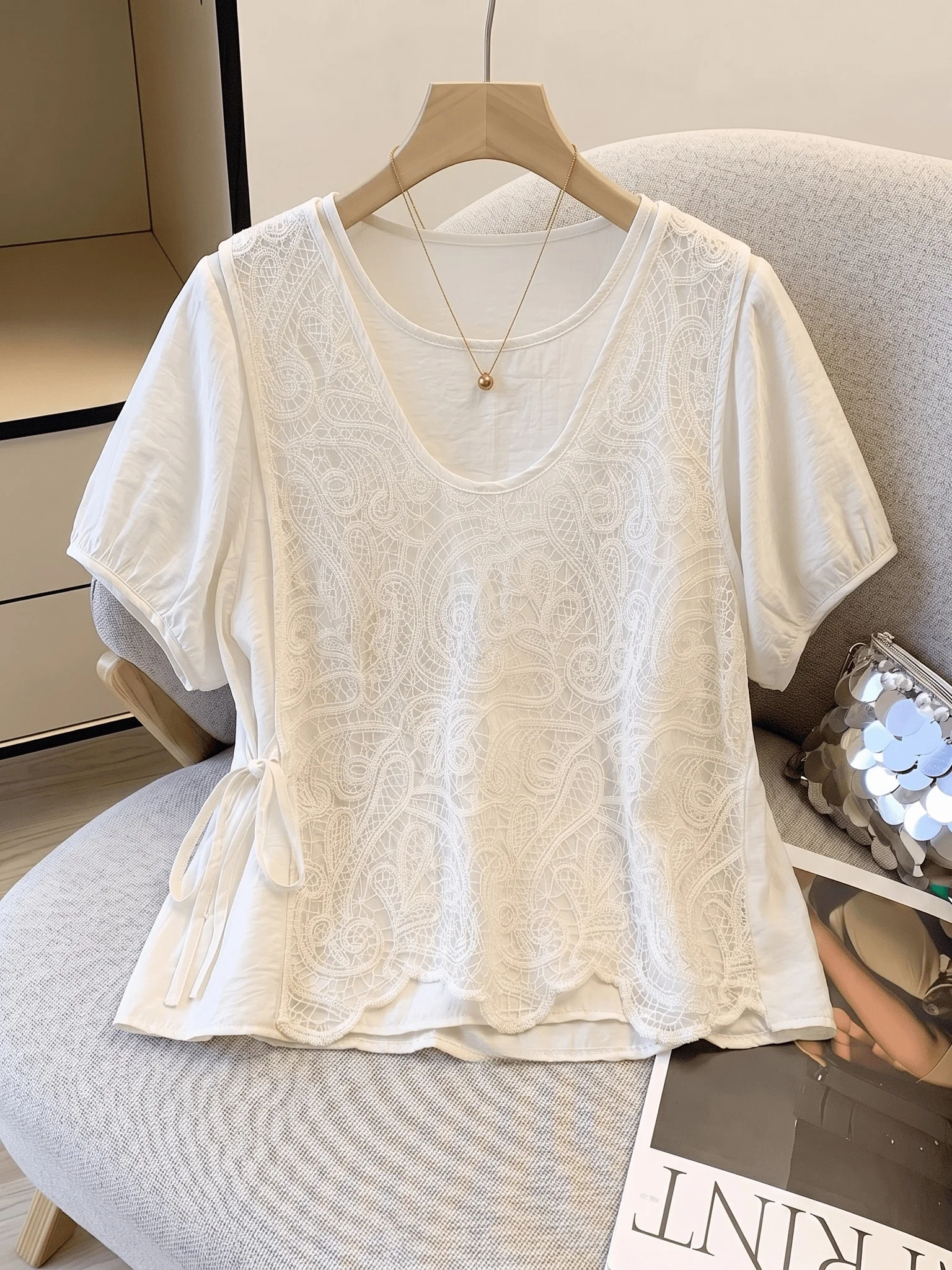 Lace Hollow out Short Sleeve Shirt Women's Summer New plus Size Fat MM Fake Two-Piece Top Korean Style Loose Fit Commute Wind
Lace Hollow out Short Sleeve Shirt Women's Summer New plus Size Fat MM Fake Two-Piece Top Korean Style Loose Fit Commute Wind