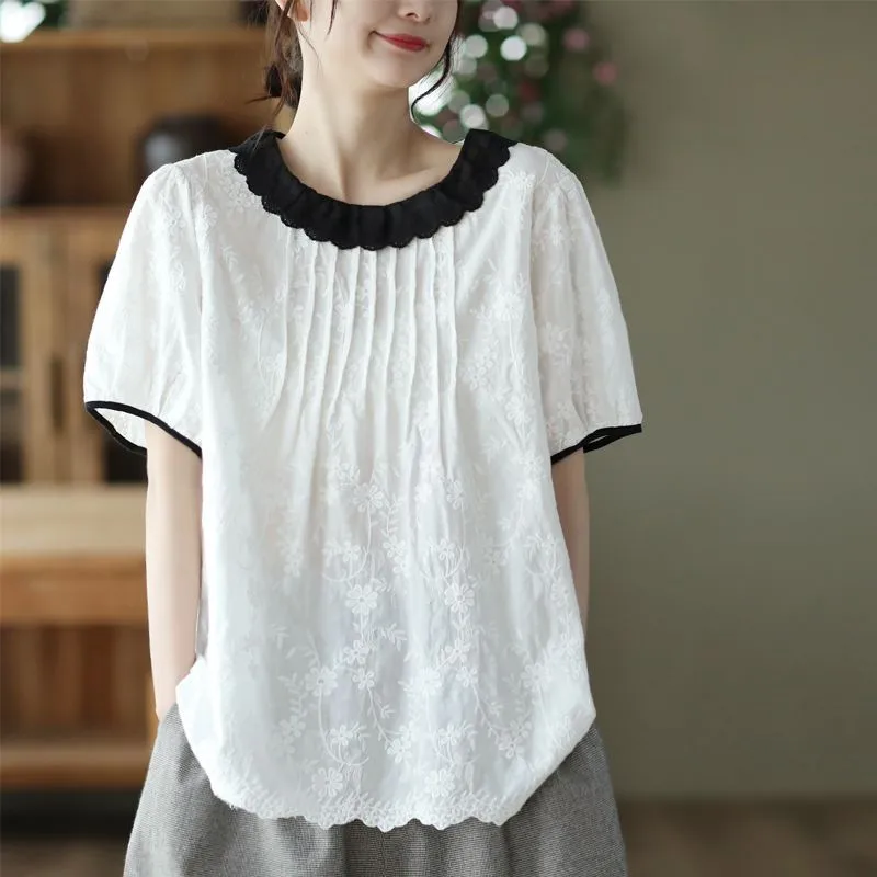2023 Summer New Arts Style Women Short Sleeves Peter Pan Collar Loose Cotton Shirts Back Single Breasted Embroidery Blouse P241
2023 Summer New Arts Style Women Short Sleeves Peter Pan Collar Loose Cotton Shirts Back Single Breasted Embroidery Blouse P241