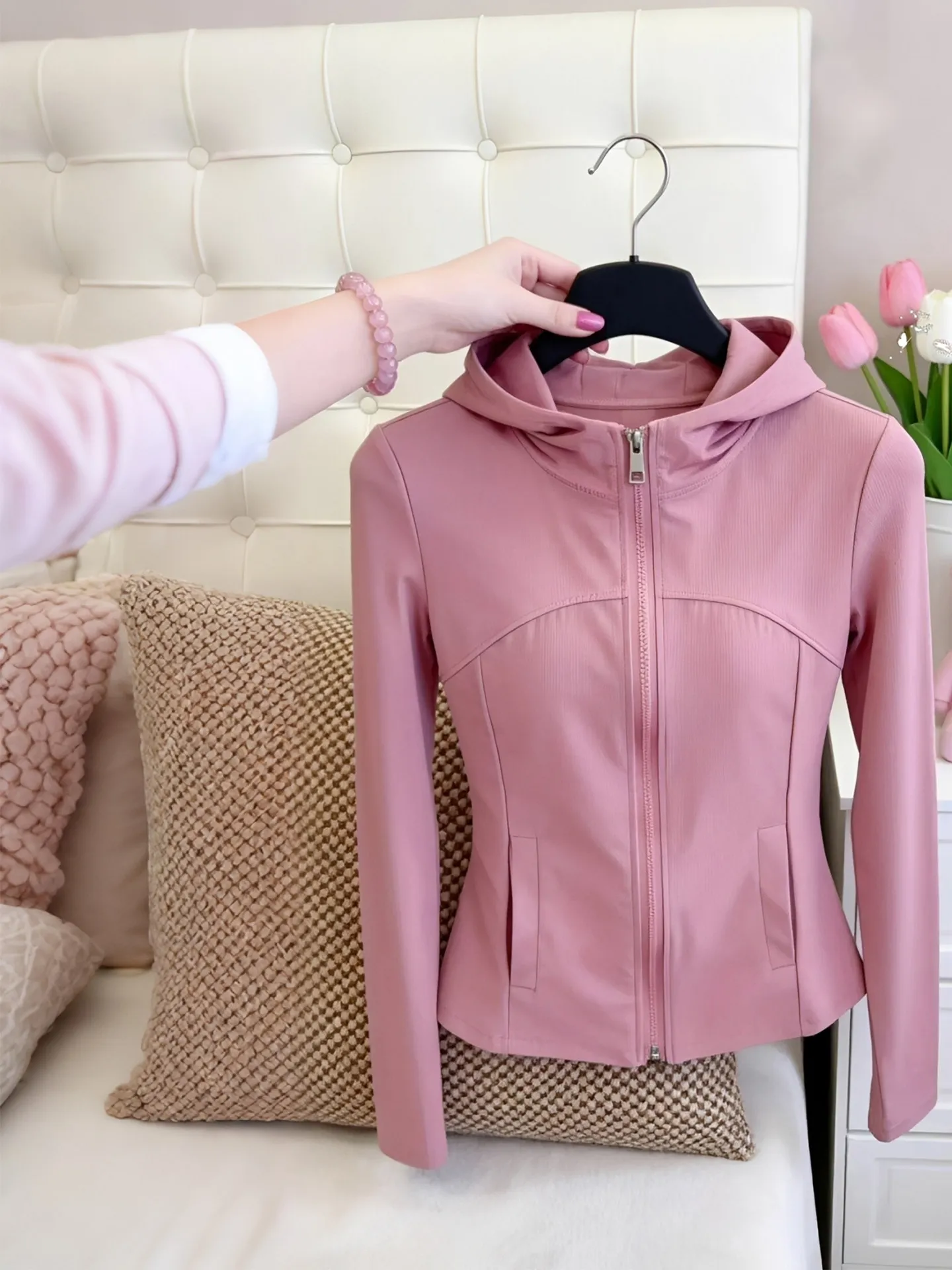 Slim Fit Breathable Summer Lightweight Hooded Jacket Women's Pink Top Coat Stylish Versatile Thin Sun Protection Outerwear
Slim Fit Breathable Summer Lightweight Hooded Jacket Women's Pink Top Coat Stylish Versatile Thin Sun Protection Outerwear