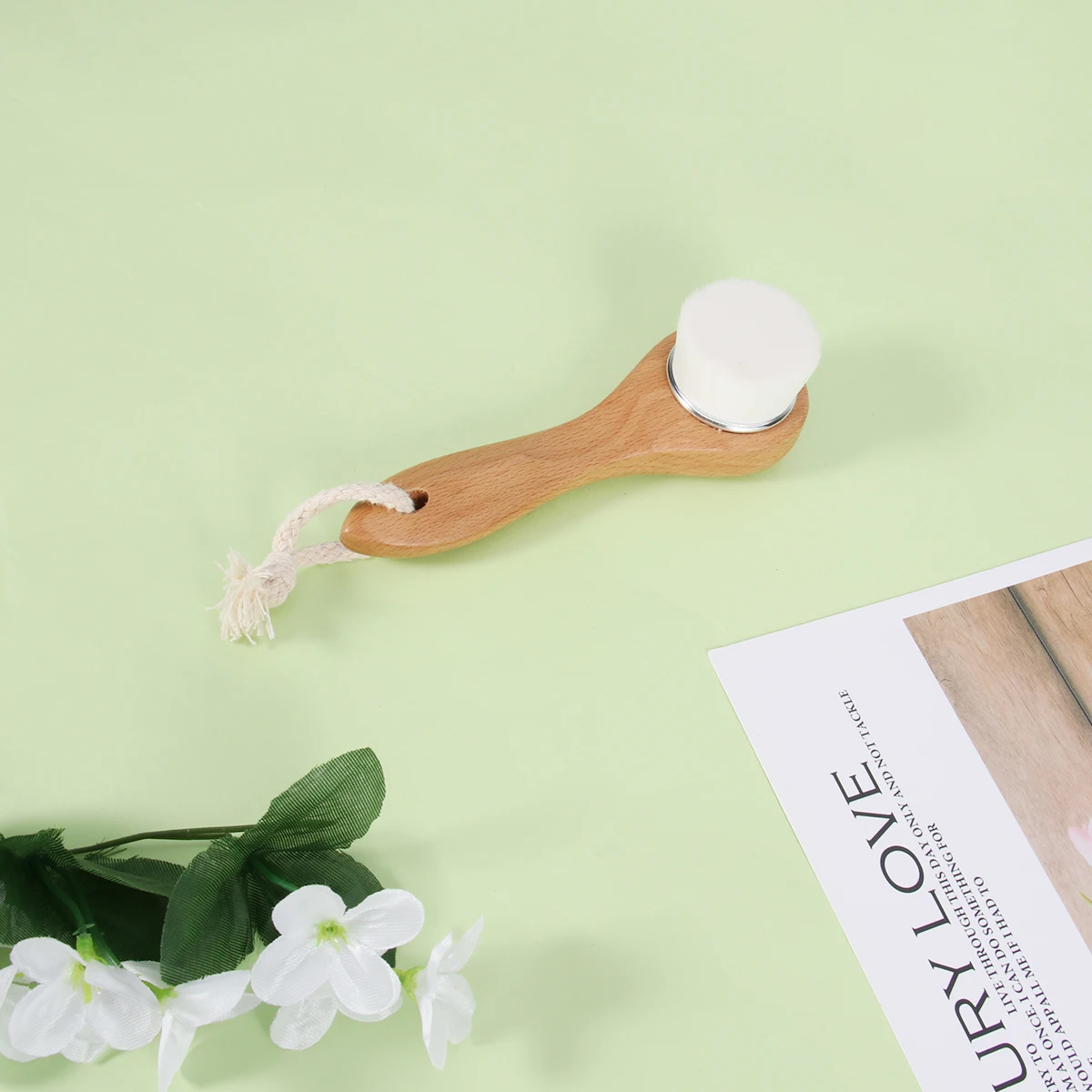 Facial Cleansing Deep Pore Exfoliating Tool White Fiber Long Handle Face Cleaning Brush For All Skin Types Manual Spa Wash Brush
Facial Cleansing Deep Pore Exfoliating Tool White Fiber Long Handle Face Cleaning Brush For All Skin Types Manual Spa Wash Brush