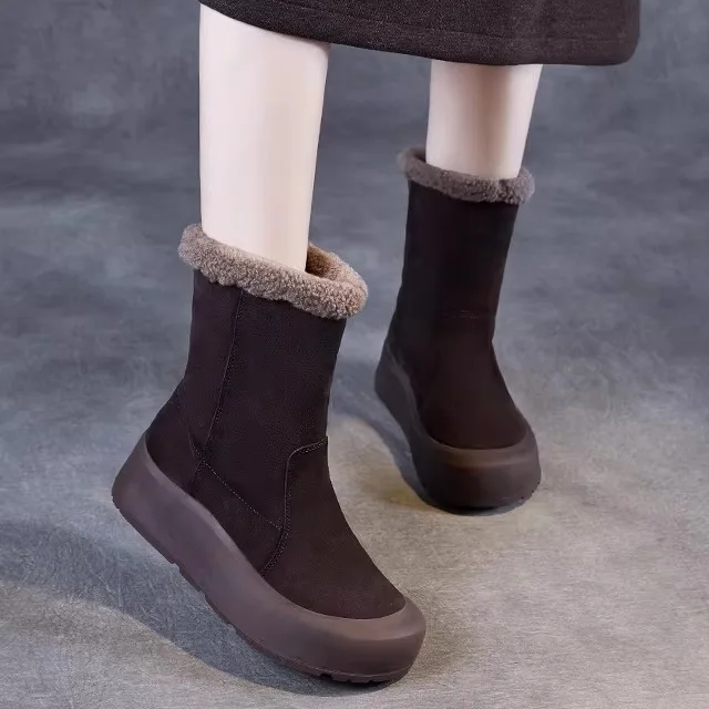 Women's Winter Snow Boots Thick Bottomed Leather Fur Lined Ankle High Fashion Booties with Rubber Sole And round Toe
Women's Winter Snow Boots Thick Bottomed Leather Fur Lined Ankle High Fashion Booties with Rubber Sole And round Toe
