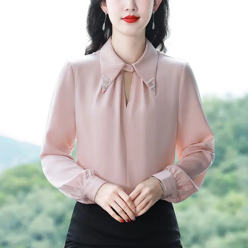 Fashionable New Long Sleeved Satin Top with Elegant Beading Versatile for Spring and Autumn
Fashionable New Long Sleeved Satin Top with Elegant Beading Versatile for Spring and Autumn