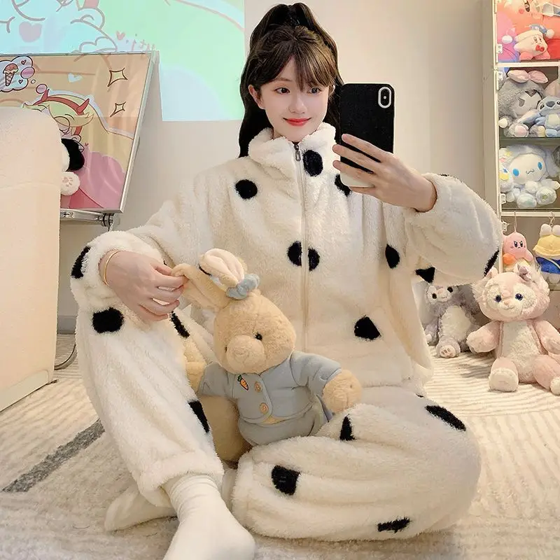 M-5XL пижамный комплект из кораллового флиса больших размеров, женская зимняя утолщенная домашняя одежда, корейская одежда на молнии в горошек, фланелевая одежда для сна
M-5XL пижамный комплект из кораллового флиса больших размеров, женская зимняя утолщенная домашняя одежда, корейская одежда на молнии в горошек, фланелевая одежда для сна