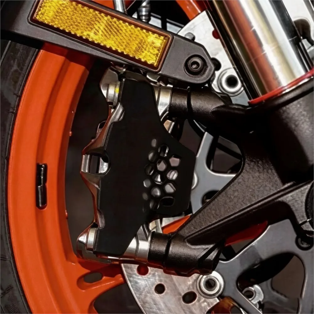 For 790 890 690 990 1290 1390 Super Duke Adventure R 2012-2026 Motorcycle Accessories Front Caliper Guards Brake Cylinder Cover
For 790 890 690 990 1290 1390 Super Duke Adventure R 2012-2026 Motorcycle Accessories Front Caliper Guards Brake Cylinder Cover