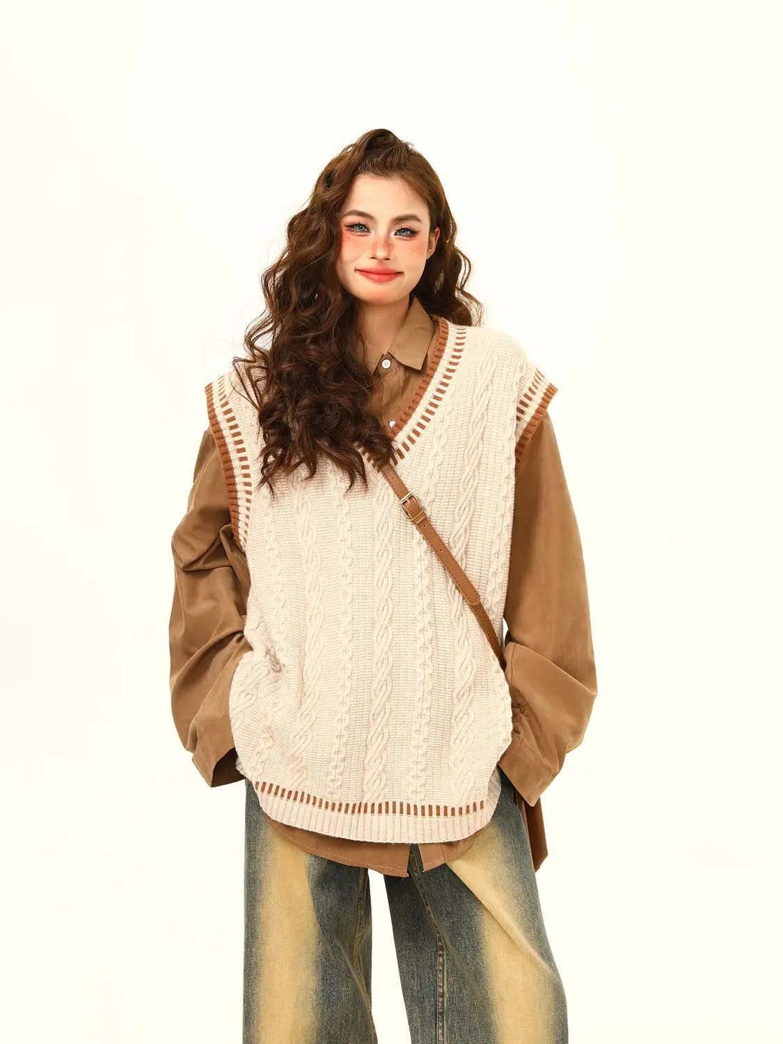 Women's V-neck Knitwear Vest Autumn Sleeveless Sweater College Style Vintage Top Outerwear Female Christmas Knitted Thin Top
Women's V-neck Knitwear Vest Autumn Sleeveless Sweater College Style Vintage Top Outerwear Female Christmas Knitted Thin Top