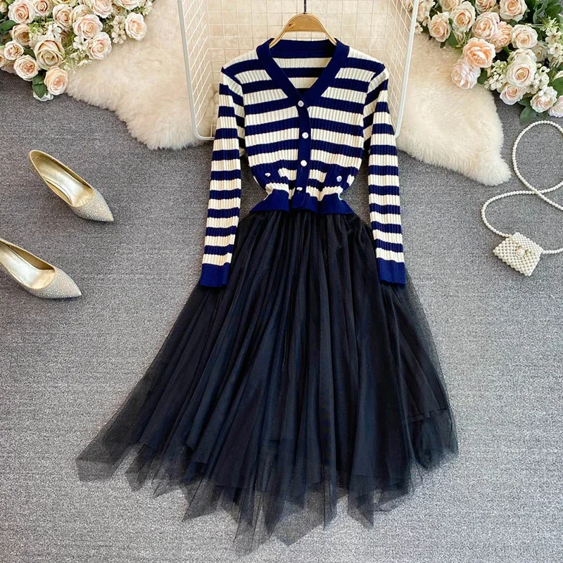 Autumn Winter Mesh Patchwork Knit Dress Women V Neck Full Sleeve Striped Knitting Long Tulle Elegant Casual Party es
Autumn Winter Mesh Patchwork Knit Dress Women V Neck Full Sleeve Striped Knitting Long Tulle Elegant Casual Party es