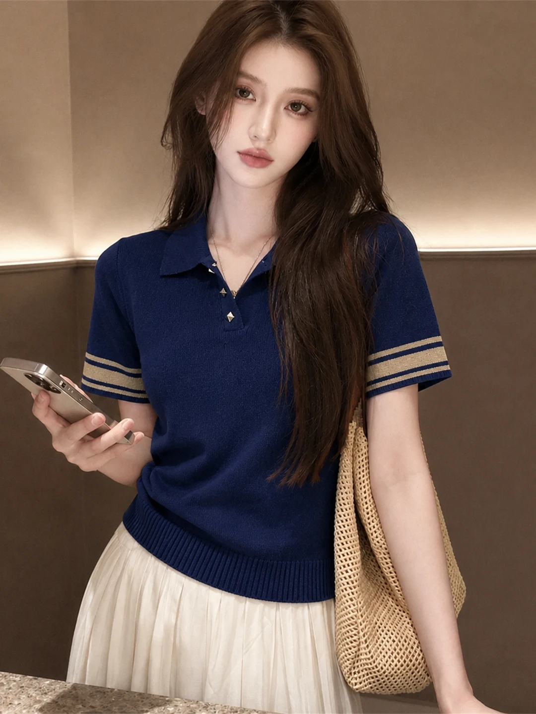 Korean Style Neck Short Sleeve Slimming Fashionable Summer Top High-End Ice Silk Knitted Sweater Women's Regular Fit
Korean Style Neck Short Sleeve Slimming Fashionable Summer Top High-End Ice Silk Knitted Sweater Women's Regular Fit