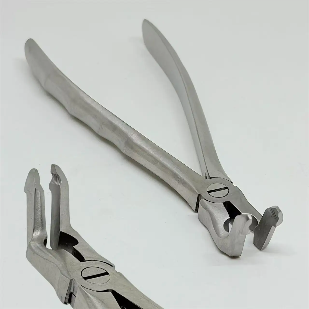 Dental plucking teeth for wisdom teeth special impacted tooth extraction forceps Import wisdom teeth extraction forceps
Dental plucking teeth for wisdom teeth special impacted tooth extraction forceps Import wisdom teeth extraction forceps