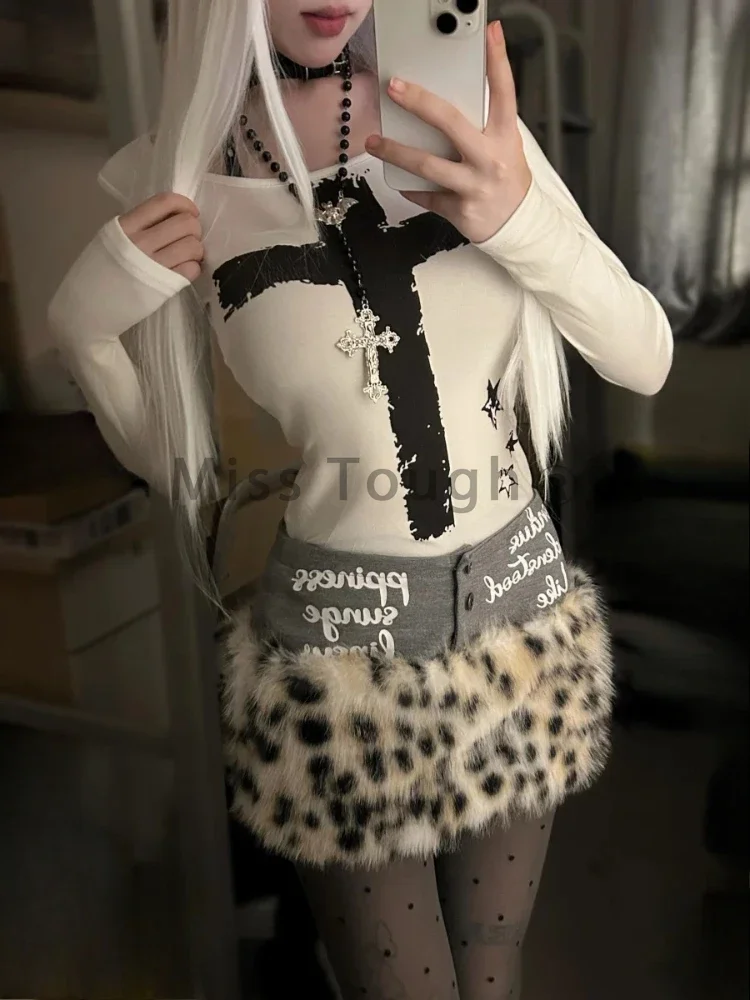 2000S Y2K Subculture Cross Print Sets Women Round Neck Slim T-Shirt + Low Rise Skirt Suit Spring Dark Academia Chic 2 Piece Set
2000S Y2K Subculture Cross Print Sets Women Round Neck Slim T-Shirt + Low Rise Skirt Suit Spring Dark Academia Chic 2 Piece Set