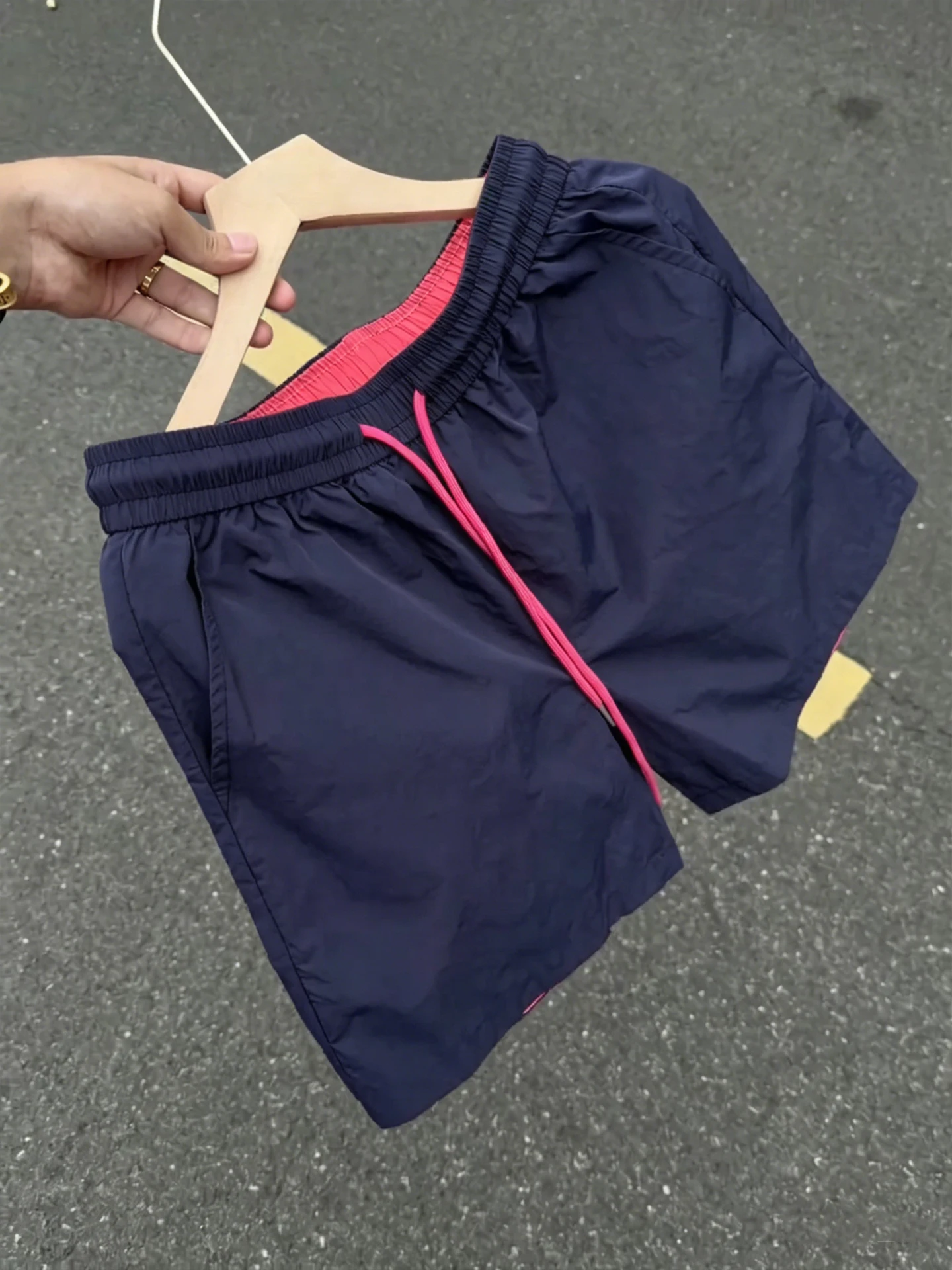 American Style Quick Dry Sports Shorts Men's Summer Thin Design Sense Splicing Four-Quarter Training Fitness Ice Silk Pants
American Style Quick Dry Sports Shorts Men's Summer Thin Design Sense Splicing Four-Quarter Training Fitness Ice Silk Pants