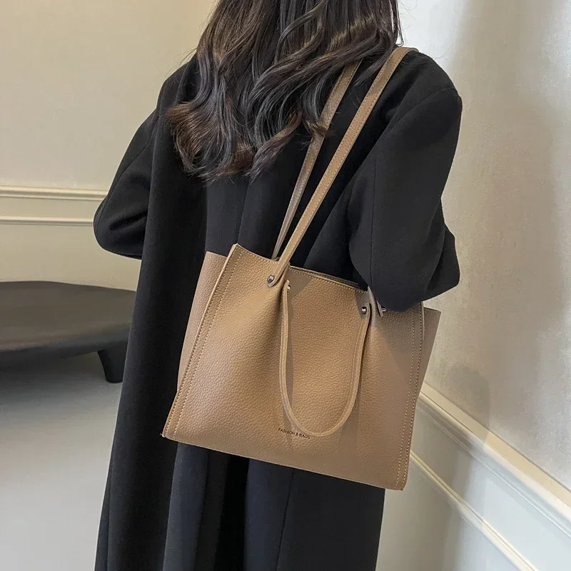 Casual Soft Solid Interior Compartment Shoulder Bags Casual Fashion 2024 Hot Sale Bags for Women Zipper Pu Women's Handbags
Casual Soft Solid Interior Compartment Shoulder Bags Casual Fashion 2024 Hot Sale Bags for Women Zipper Pu Women's Handbags