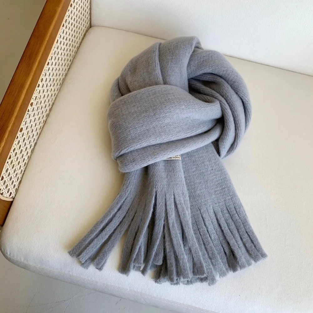 Classic Long Tassel Winter Wool Scarf Thicken Warm Winter Cashmere Scarves Solid Color Long Shawl Women/Men
Classic Long Tassel Winter Wool Scarf Thicken Warm Winter Cashmere Scarves Solid Color Long Shawl Women/Men