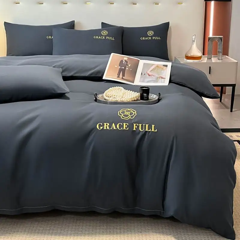 Washed Cotton Embroidered Four-Piece Set Simple Brushed Single Student Dormitory Quilt Cover Three-Piece Set Pure Color Bedding
Washed Cotton Embroidered Four-Piece Set Simple Brushed Single Student Dormitory Quilt Cover Three-Piece Set Pure Color Bedding