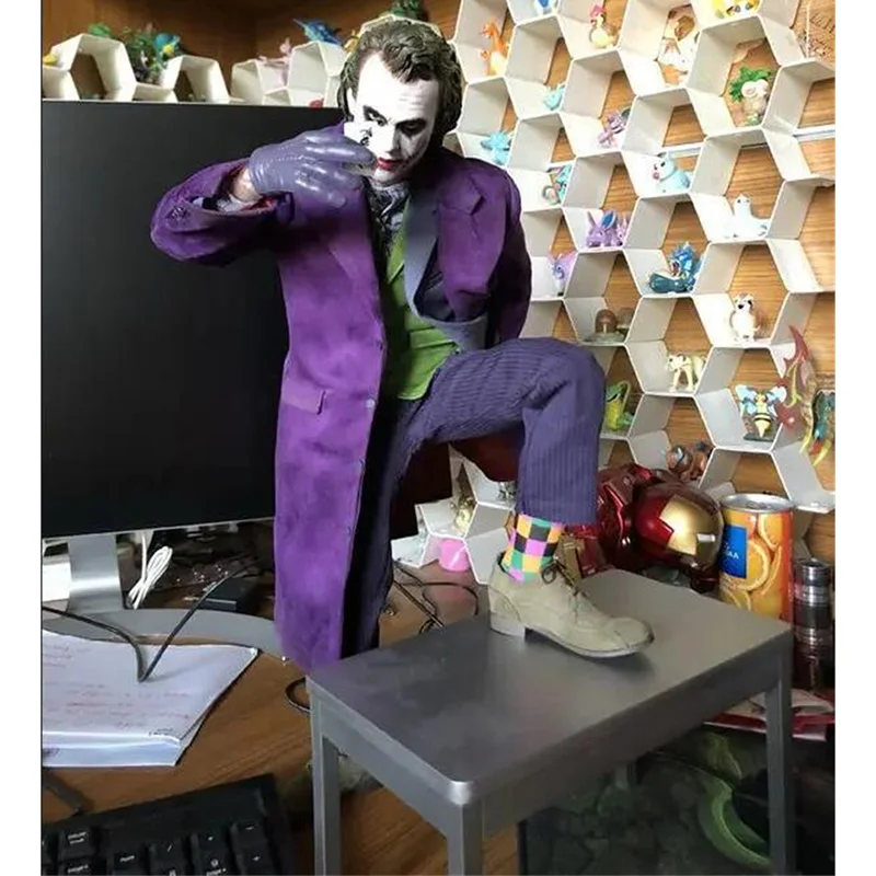 Hot Toys Joker Figure HC Heath Ledger The Dark Knight Joker Variant Real Clothes Joker Action Figures Collectible Model Toy 29CM
Hot Toys Joker Figure HC Heath Ledger The Dark Knight Joker Variant Real Clothes Joker Action Figures Collectible Model Toy 29CM