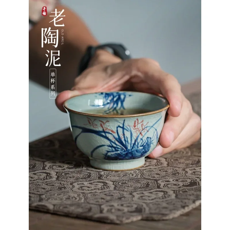 Jingdezhen hand-painted ceramic master cup can raise a single cup of retro blue and white kung fu teacup large
Jingdezhen hand-painted ceramic master cup can raise a single cup of retro blue and white kung fu teacup large