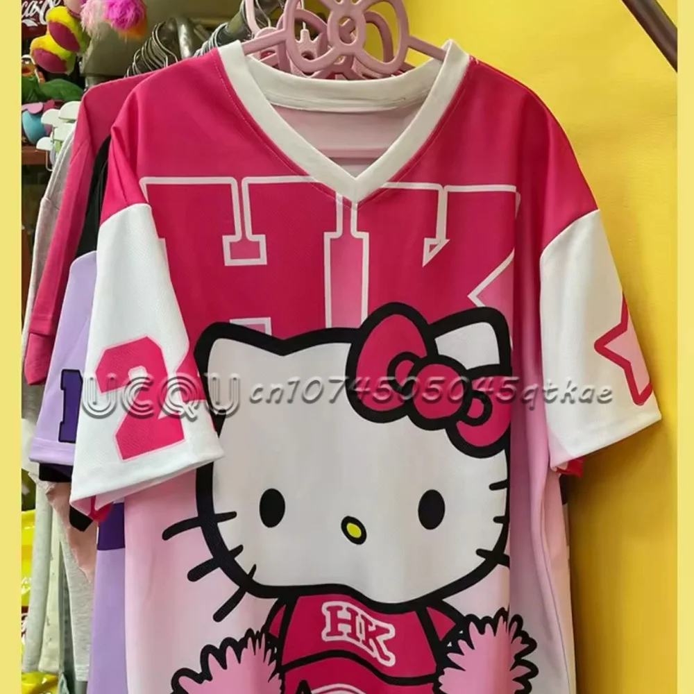 2025 Summer Hello Kitty baseball Tshirt Cartoon Sportswear Women Men V-neck Loose Casual Lightweight Breathable Women Top
2025 Summer Hello Kitty baseball Tshirt Cartoon Sportswear Women Men V-neck Loose Casual Lightweight Breathable Women Top