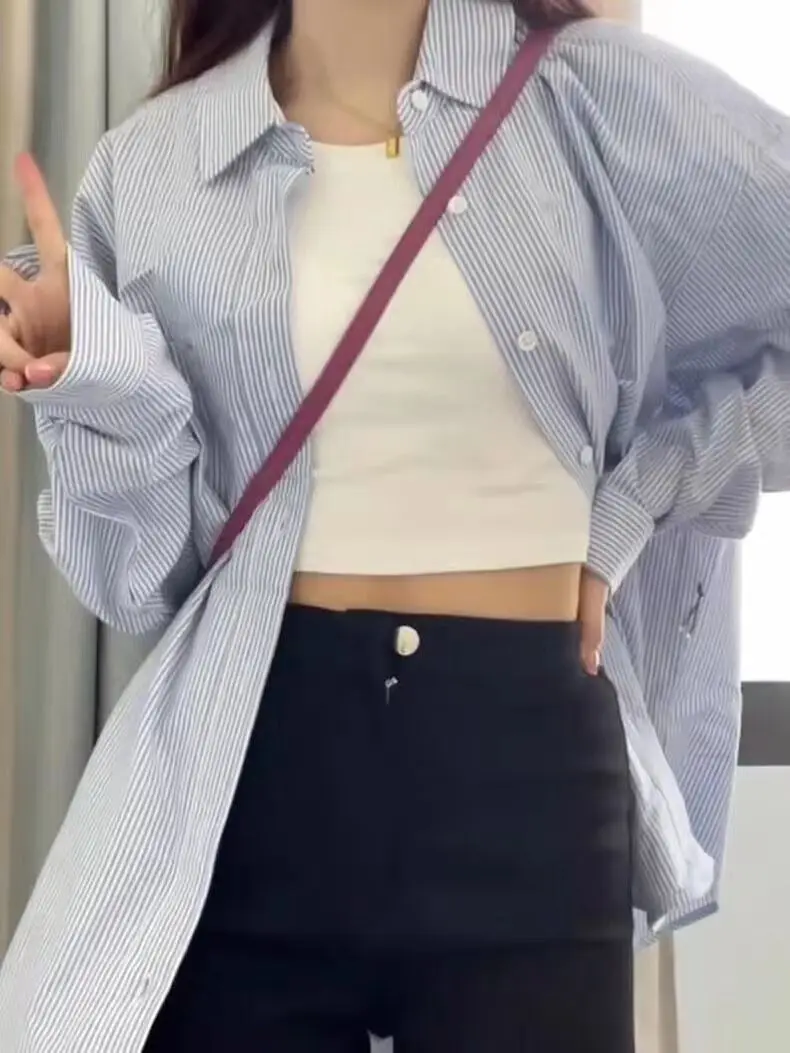 Новый женский повседневный тонкий топ в синюю полоску Long Sve irt, осень 2024, модный свободный топ на пуговицах для колледжа Sweet Sle
Новый женский повседневный тонкий топ в синюю полоску Long Sve irt, осень 2024, модный свободный топ на пуговицах для колледжа Sweet Sle