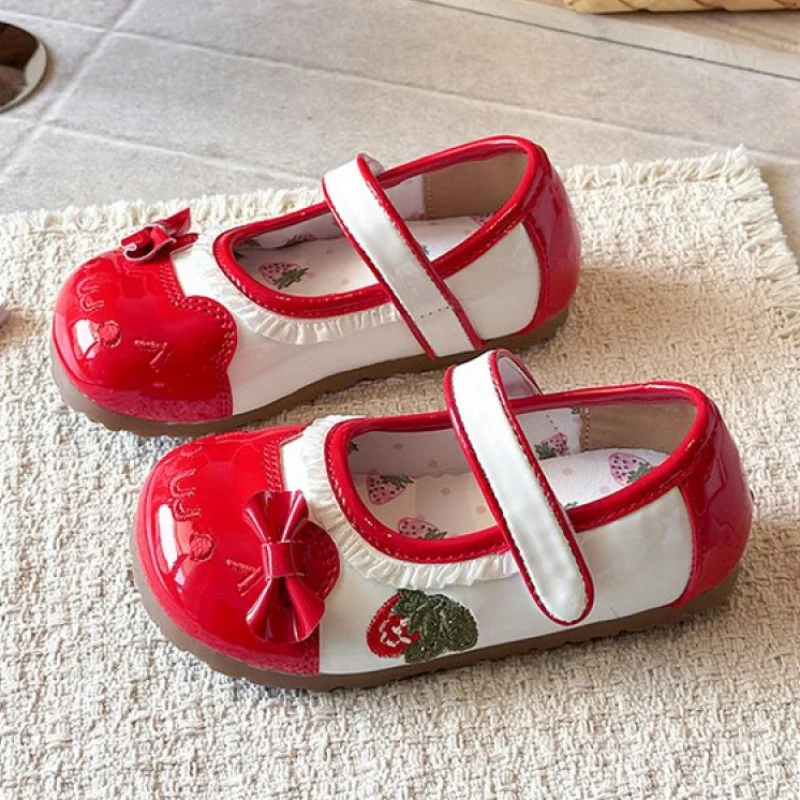 PU Leather Summer Princess Shoes For Girls Anti-slippery Trend Fashion Girl's Footwear 2026 Designers Perform Dance Shoe
PU Leather Summer Princess Shoes For Girls Anti-slippery Trend Fashion Girl's Footwear 2026 Designers Perform Dance Shoe