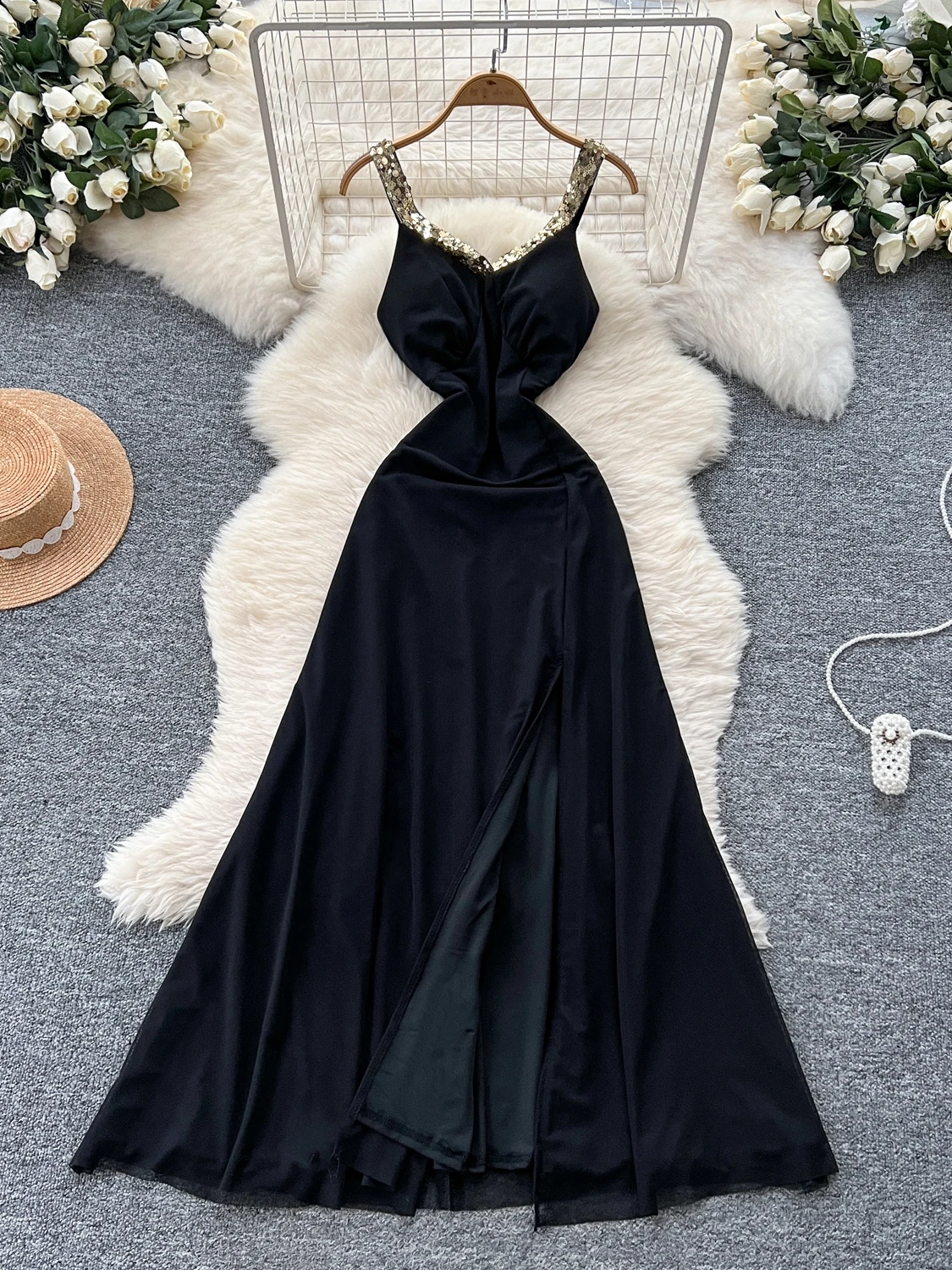 Сексуальное женское летнее тонкое длинное платье с v-образным вырезом и блестками на подтяжках для вечеринок и клубов
Сексуальное женское летнее тонкое длинное платье с v-образным вырезом и блестками на подтяжках для вечеринок и клубов