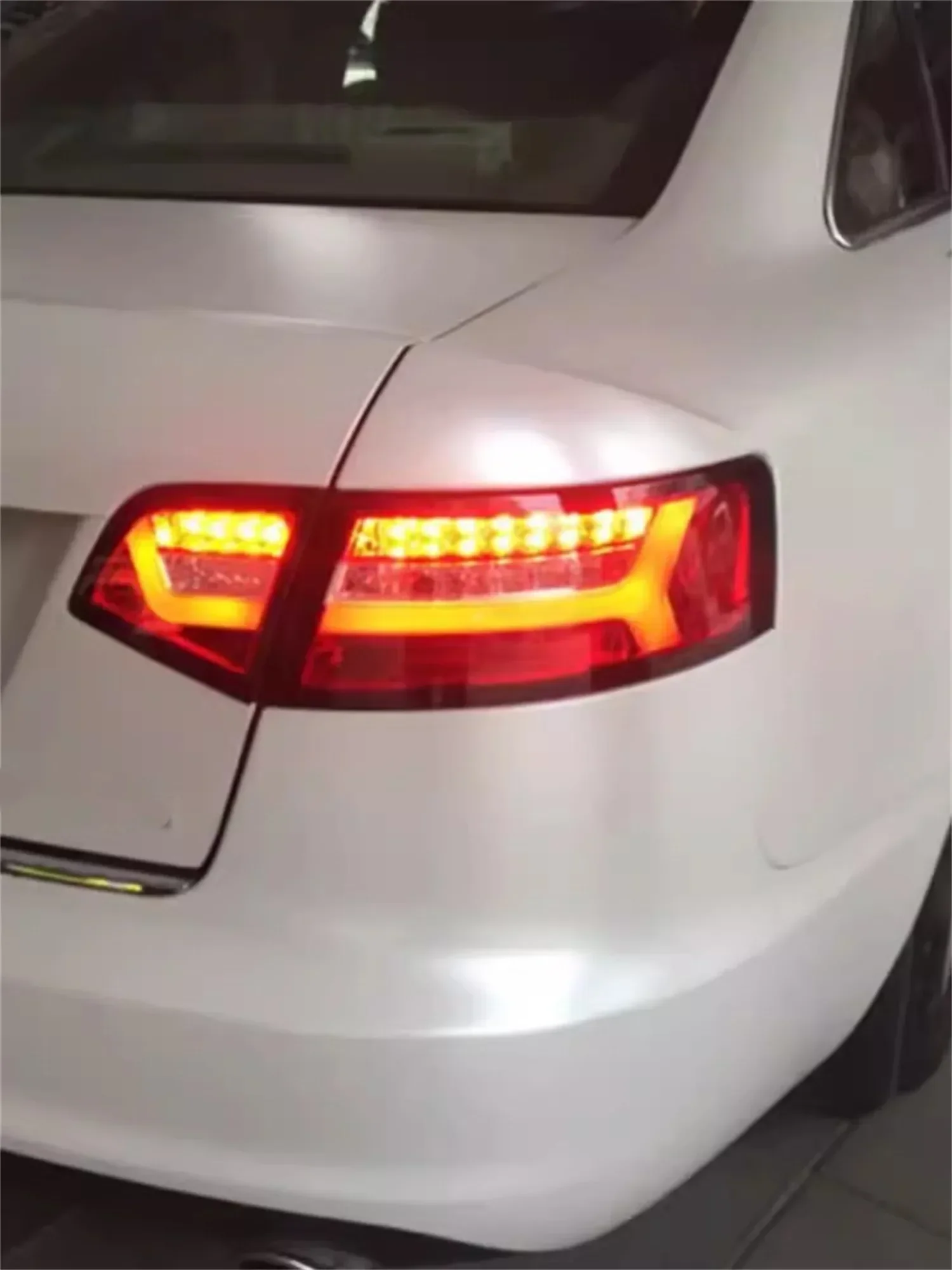 Car Tail Light Rear Lamp Taillight for Audi A6L 05-12 Brake Driving Reversing Lamp Turn Signal
Car Tail Light Rear Lamp Taillight for Audi A6L 05-12 Brake Driving Reversing Lamp Turn Signal