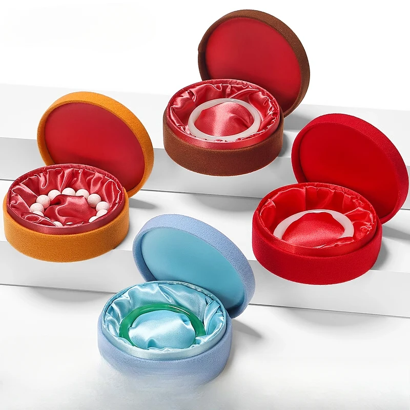 Palace Style Round Bracelet Box Jade Bracelet Storage Box Jewelry Box Velvet Fabric
Palace Style Round Bracelet Box Jade Bracelet Storage Box Jewelry Box Velvet Fabric