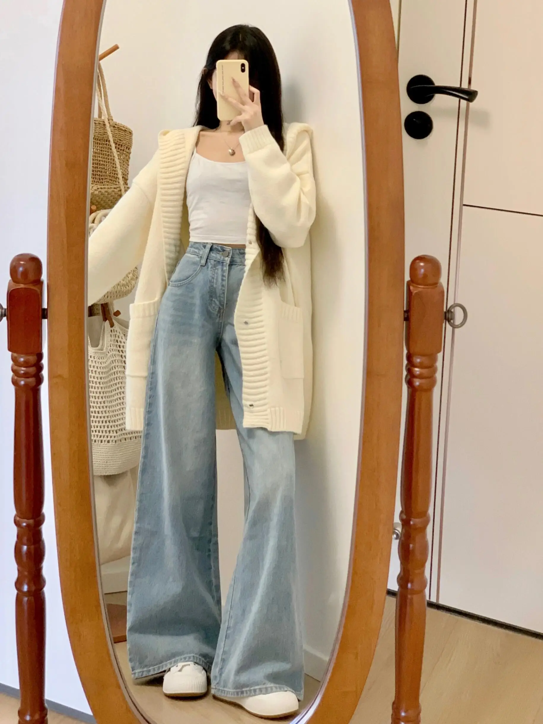 Loose Comfortable High Waist Wide Leg Denim Jeans Women's Autumn Winter New Style Retro Washed Loose Slim Straight Pants
Loose Comfortable High Waist Wide Leg Denim Jeans Women's Autumn Winter New Style Retro Washed Loose Slim Straight Pants