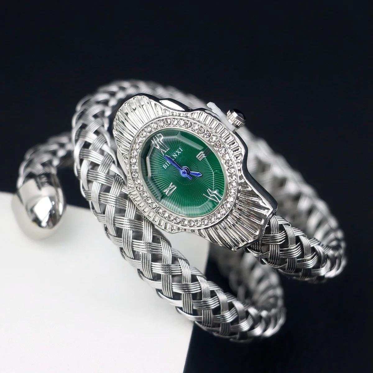 Классические уникальные кварцевые часы AAA со змеиной головой, женские модные часы в стиле ретро, роскошные часы для подруги, женские блестящие золотые часы AAA, подарок
Классические уникальные кварцевые часы AAA со змеиной головой, женские модные часы в стиле ретро, роскошные часы для подруги, женские блестящие золотые часы AAA, подарок