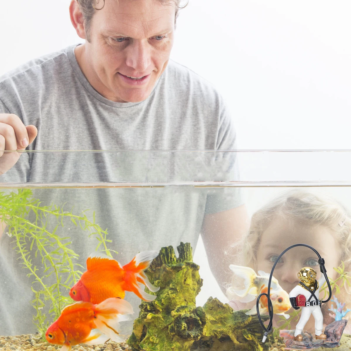 Floating Diver Fish Tank Decoration Aquarium Bubbler Resin Scuba Fresh Salt Water Safe Lightweight Underwater Hideout Easy 
Floating Diver Fish Tank Decoration Aquarium Bubbler Resin Scuba Fresh Salt Water Safe Lightweight Underwater Hideout Easy
