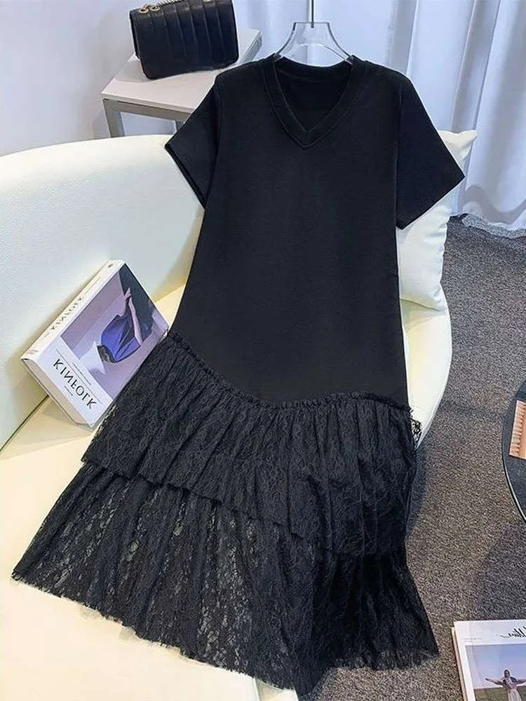 plus Size Casual V-Neck Short Sleeve Lace Patchwork Dress Women Summer Fashionable Loose T-Shirt Dress Straight Cut High Waist
plus Size Casual V-Neck Short Sleeve Lace Patchwork Dress Women Summer Fashionable Loose T-Shirt Dress Straight Cut High Waist