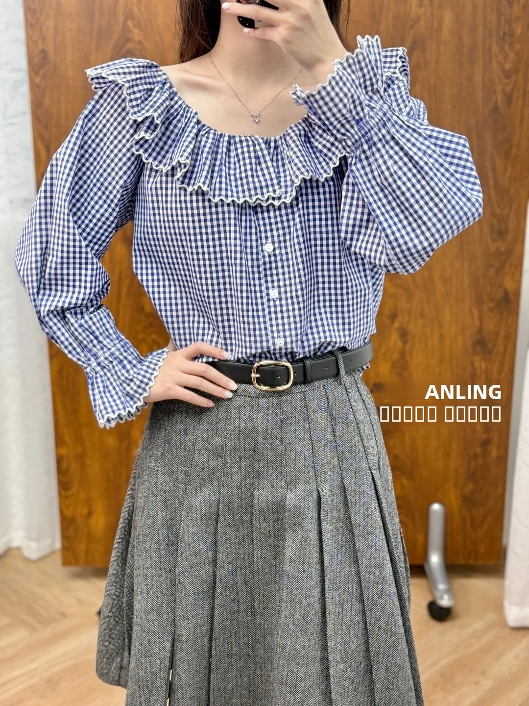 Французский топ из чистого хлопка в сине-белую клетку с большим воротником и рукавами-колокол, приталенный, для женщин, на весну, лето, осень
Французский топ из чистого хлопка в сине-белую клетку с большим воротником и рукавами-колокол, приталенный, для женщин, на весну, лето, осень