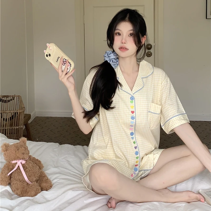 Heart Embroidery Summer Pajamas Set Women Single Breasted Shirts + Shorts Cotton Plaid Pocket Casual Sleepwear Soft Loose Yellow
Heart Embroidery Summer Pajamas Set Women Single Breasted Shirts + Shorts Cotton Plaid Pocket Casual Sleepwear Soft Loose Yellow