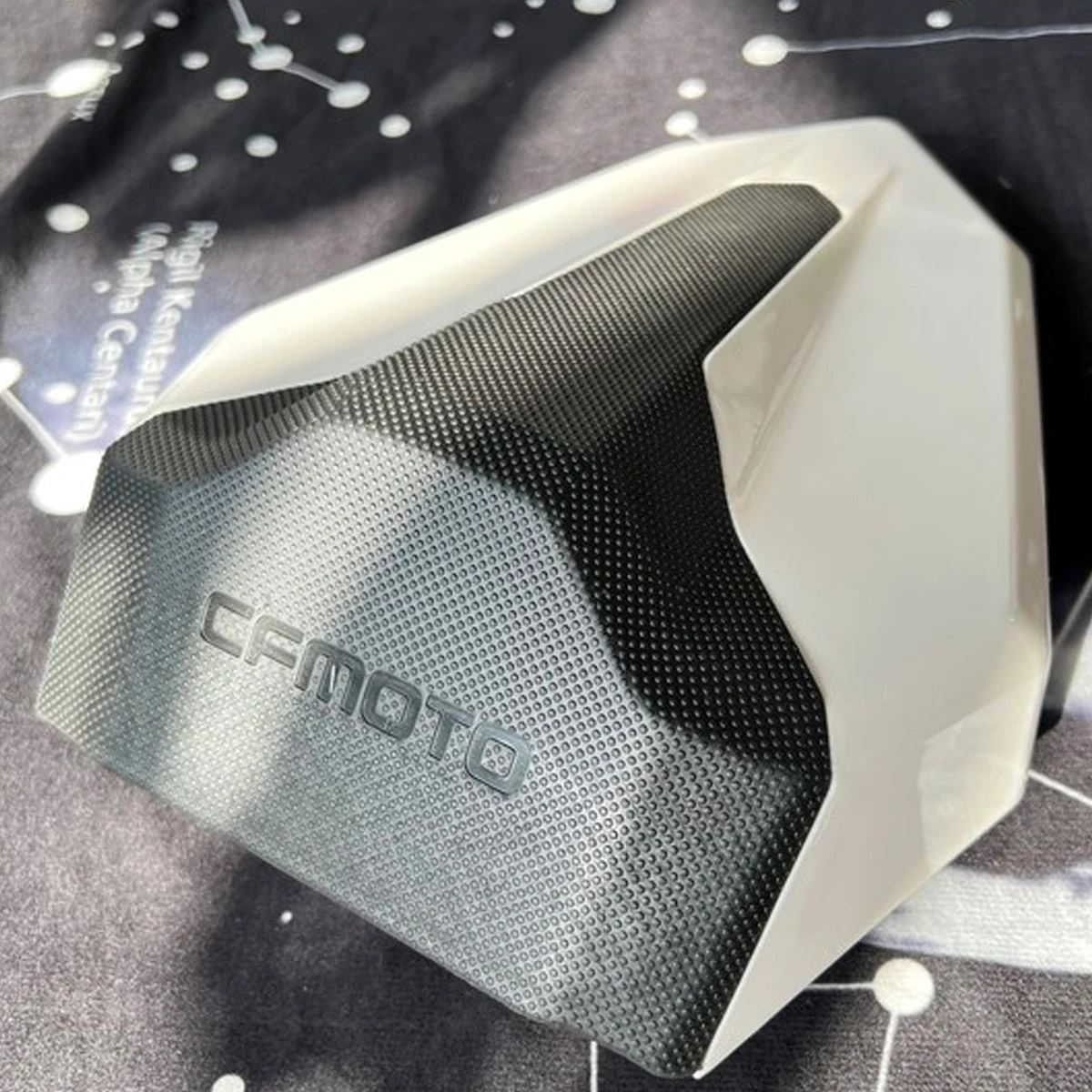 Motorcycle modified camel hump rear seat suitable for CFMOTO 400NK 650NK NK400 NK650 2016-2021
Motorcycle modified camel hump rear seat suitable for CFMOTO 400NK 650NK NK400 NK650 2016-2021