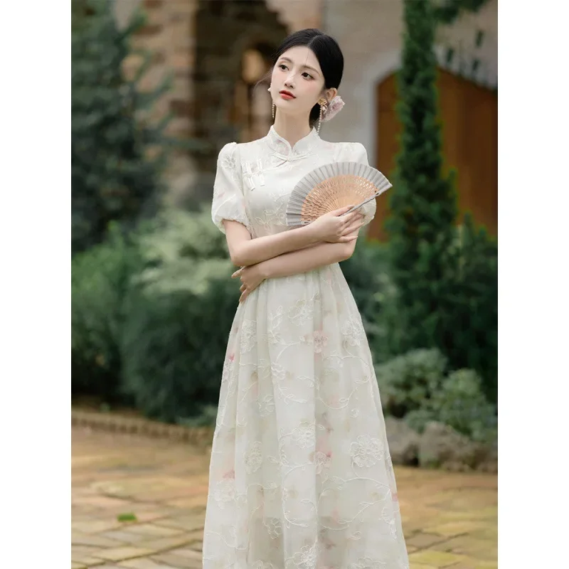 New Chinese cheongsam improved young girl temperament beautiful retro republic of China style dress
New Chinese cheongsam improved young girl temperament beautiful retro republic of China style dress