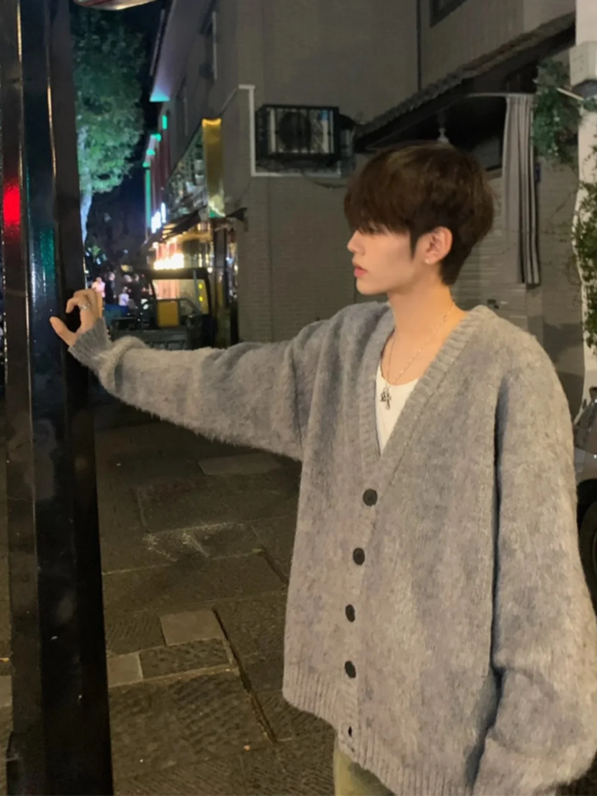 Мужской кардиган Cleanfit: модный вязаный свитер с V-образным вырезом, свободный крой, осенне-зимняя коллекция, повседневная верхняя одежда с длинными рукавами
Мужской кардиган Cleanfit: модный вязаный свитер с V-образным вырезом, свободный крой, осенне-зимняя коллекция, повседневная верхняя одежда с длинными рукавами