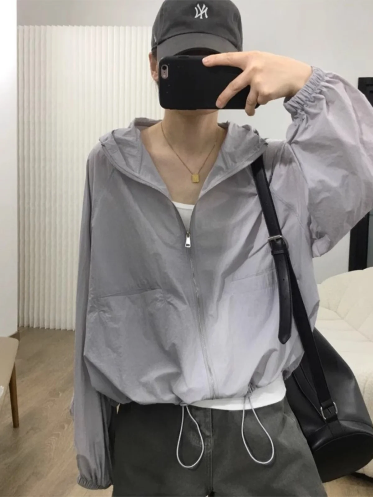 Lightweight Hooded UV Protection Clothing Women's Summer New Korean Sle Breathable Long Sve Zipper Casual Outerwear
Lightweight Hooded UV Protection Clothing Women's Summer New Korean Sle Breathable Long Sve Zipper Casual Outerwear