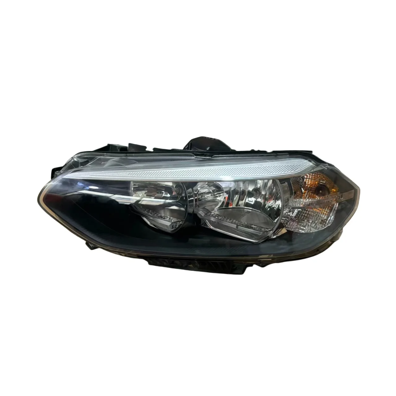 Suitable for BMW 1 Series 2017-2023 F52 116 118 120 125 128 130 original quality halogen headlights 63117379911/63117379912
Suitable for BMW 1 Series 2017-2023 F52 116 118 120 125 128 130 original quality halogen headlights 63117379911/63117379912