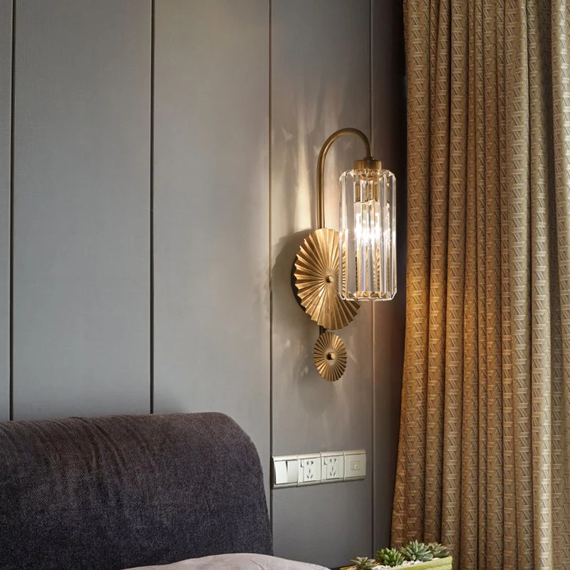 Light luxury crystal wall lamp, living room background wall lamp, postmodern hotel bedroom bedside lamp
Light luxury crystal wall lamp, living room background wall lamp, postmodern hotel bedroom bedside lamp