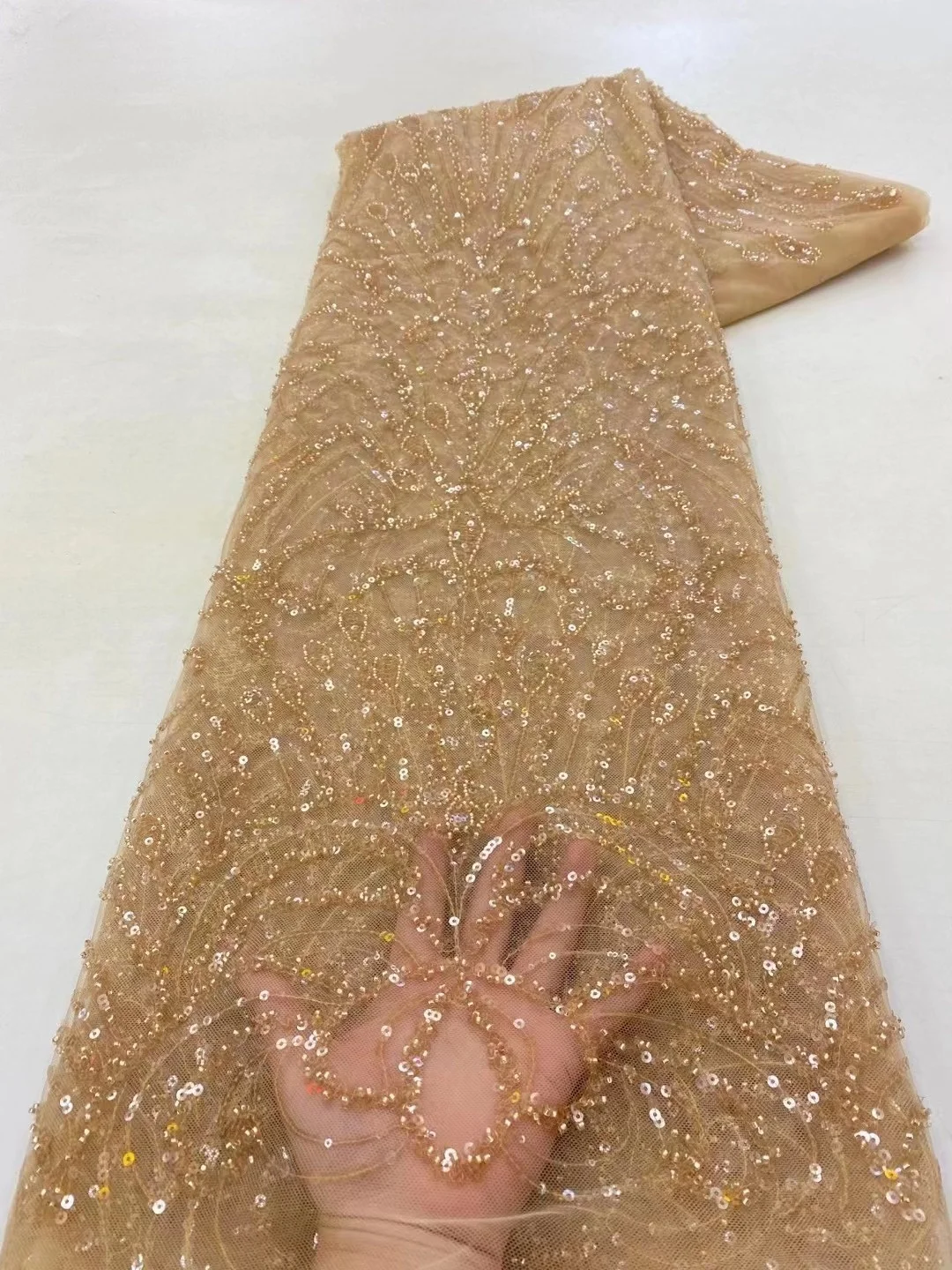High Quality Gold African Lace Fabric Beads Lace Fabric With Sequins Embroidery Nigerian Tulle Mesh Lace Fabric For Sewing Dress
High Quality Gold African Lace Fabric Beads Lace Fabric With Sequins Embroidery Nigerian Tulle Mesh Lace Fabric For Sewing Dress